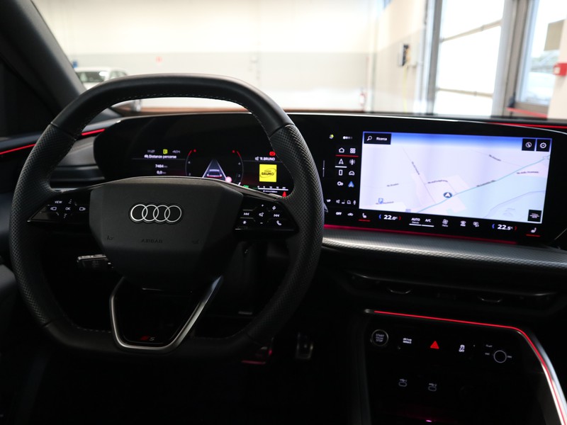 13 - Audi Q5 2.0 tdi mhev+ 204cv s line edition quattro s tronic