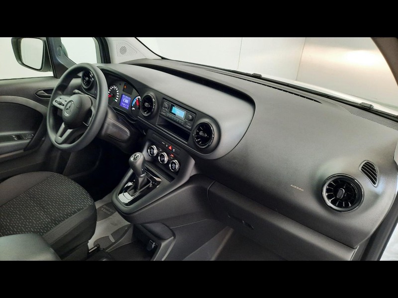 7 - Mercedes Vans Citan efurgone long 45kwh