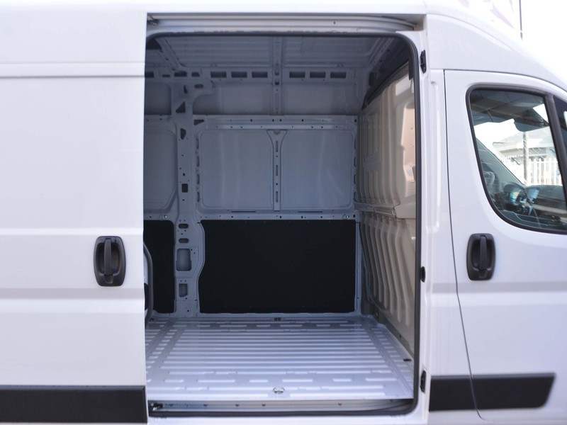 13 - Peugeot Boxer 35 l2h2 2.2 diesel 140cv s&s