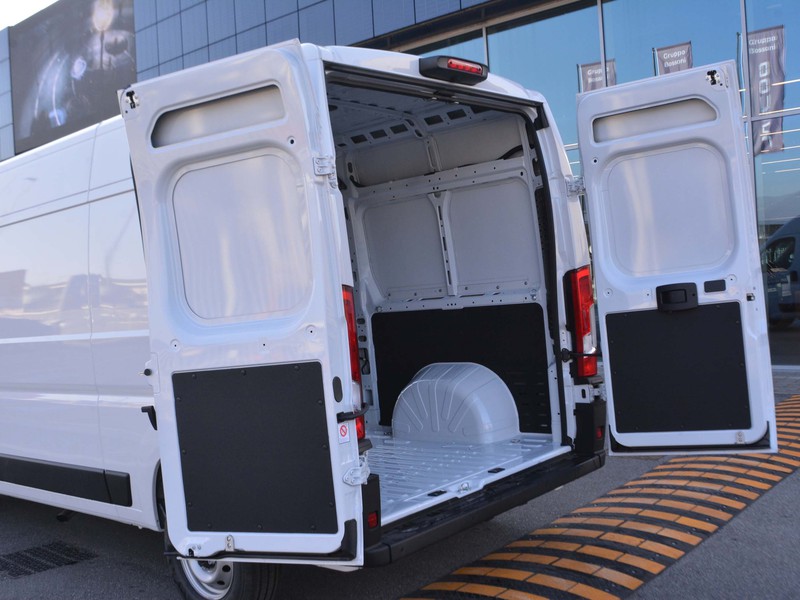 19 - Peugeot Boxer 35 l2h2 2.2 diesel 140cv s&s