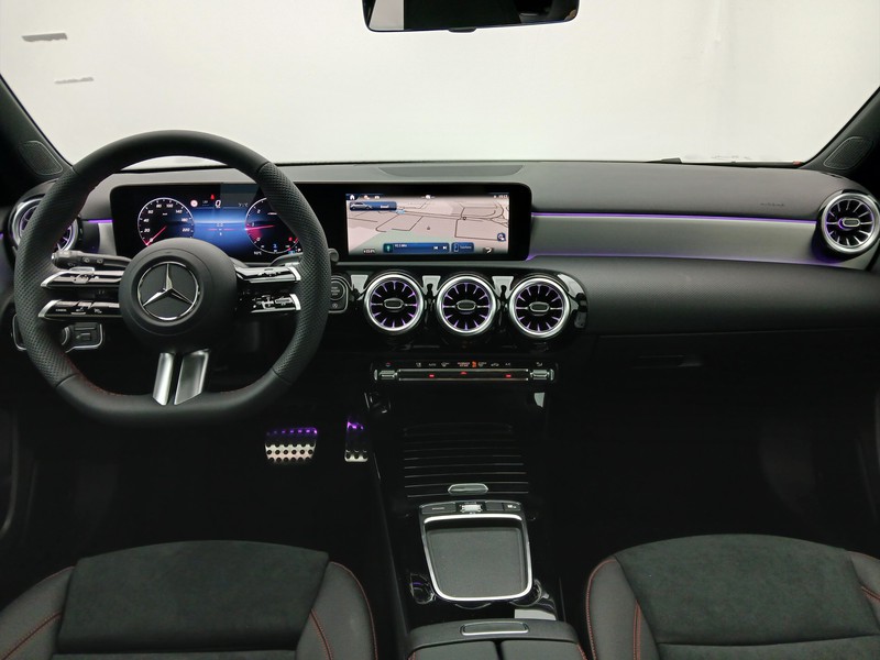 13 - Mercedes Classe A 180 d amg line extra speedshift dct amg 8g