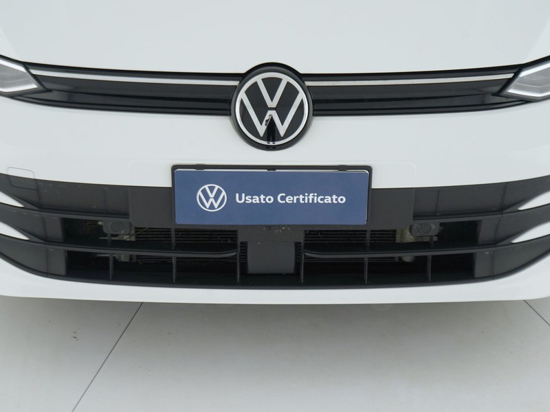 13 - Volkswagen Golf 1.5 tsi ehybrid 204cv edition plus dsg