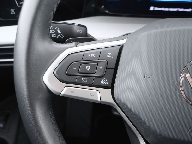 25 - Volkswagen Golf 1.5 tsi ehybrid 204cv edition plus dsg