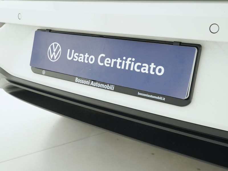 37 - Volkswagen Golf 1.5 tsi ehybrid 204cv edition plus dsg