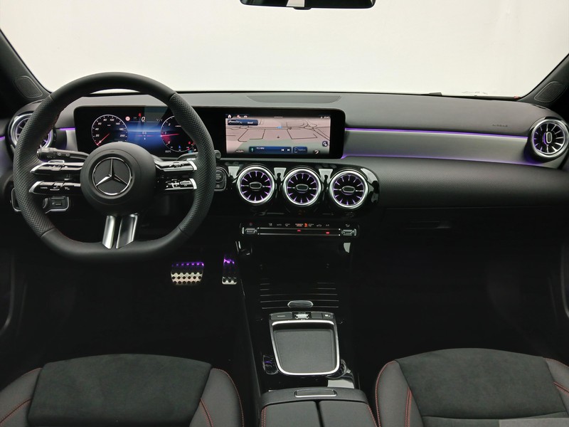 13 - Mercedes Classe A 180 d amg line extra speedshift dct amg 8g