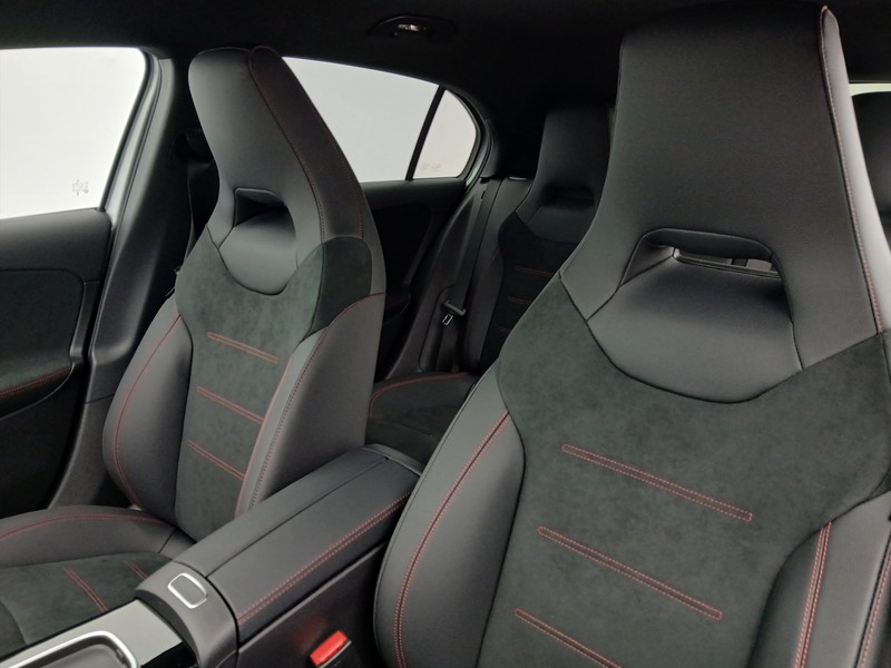 7 - Mercedes Classe A 180 d amg line extra speedshift dct amg 8g