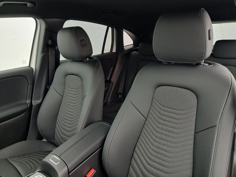 7 - Mercedes GLA 180 d progressive advanced 8g-dct