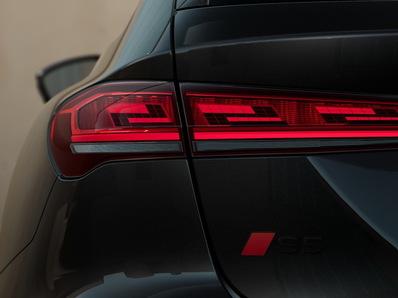7 - Audi S5 avant 3.0 v6 tfsi mhev+ 367cv sport attitude quattro