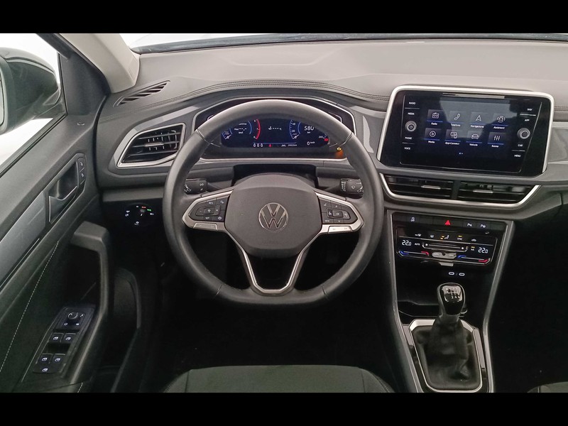 7 - Volkswagen T-Roc 1.0 tsi 115cv style