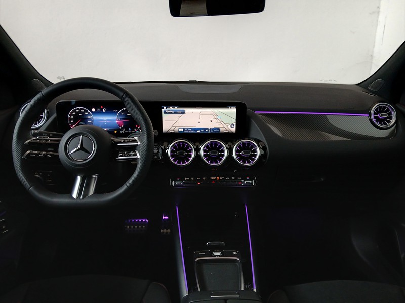 13 - Mercedes GLA 200 d amg line premium 4matic 8g-dct