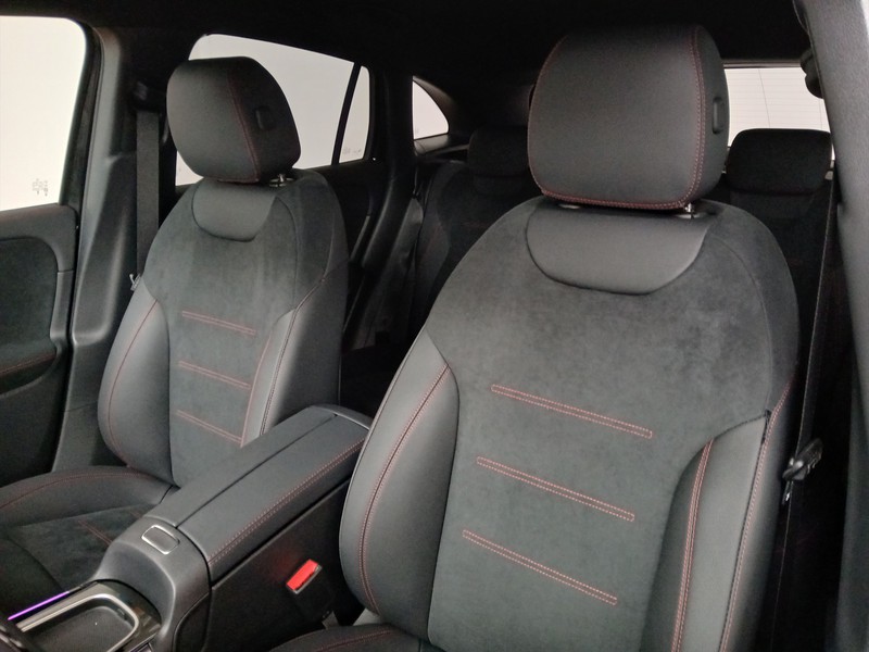 7 - Mercedes GLA 180 d amg line advanced plus 8g-dct