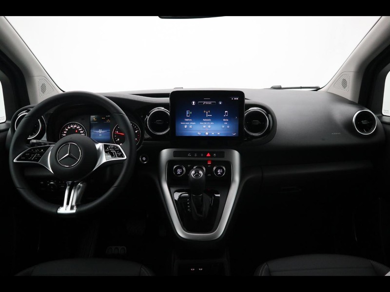 13 - Mercedes Vans Classe T 180 d