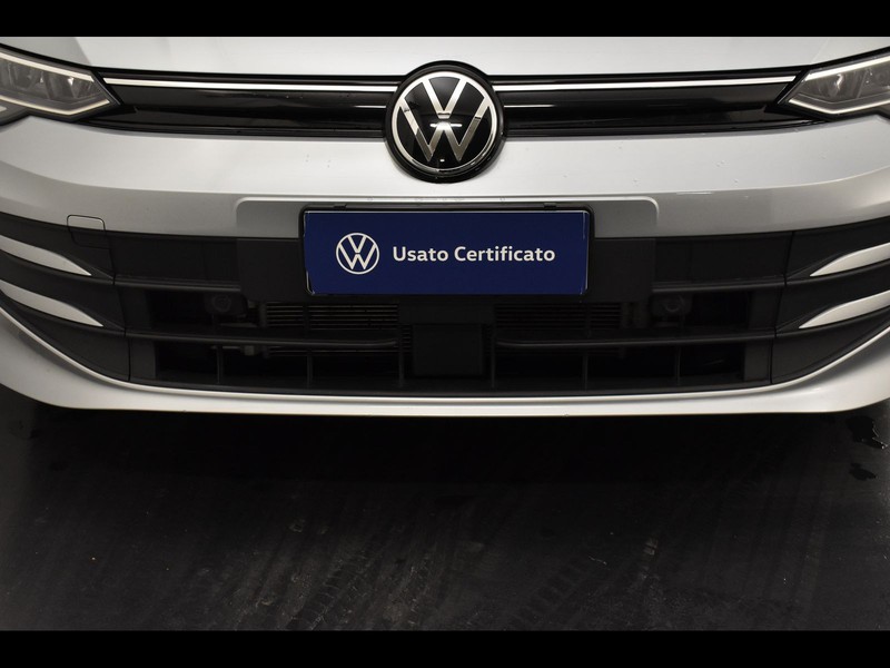 13 - Volkswagen Golf 2.0 tdi scr 115cv life