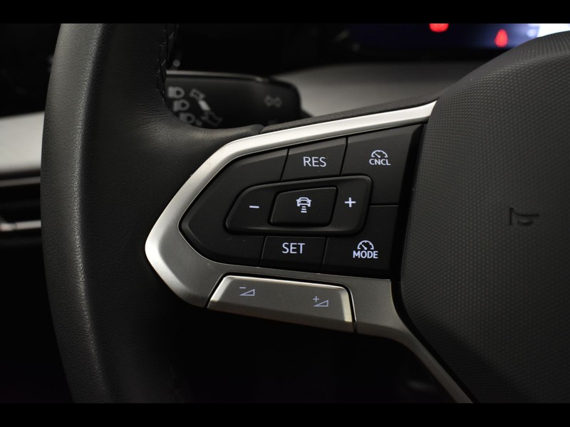 19 - Volkswagen Golf 2.0 tdi scr 115cv life