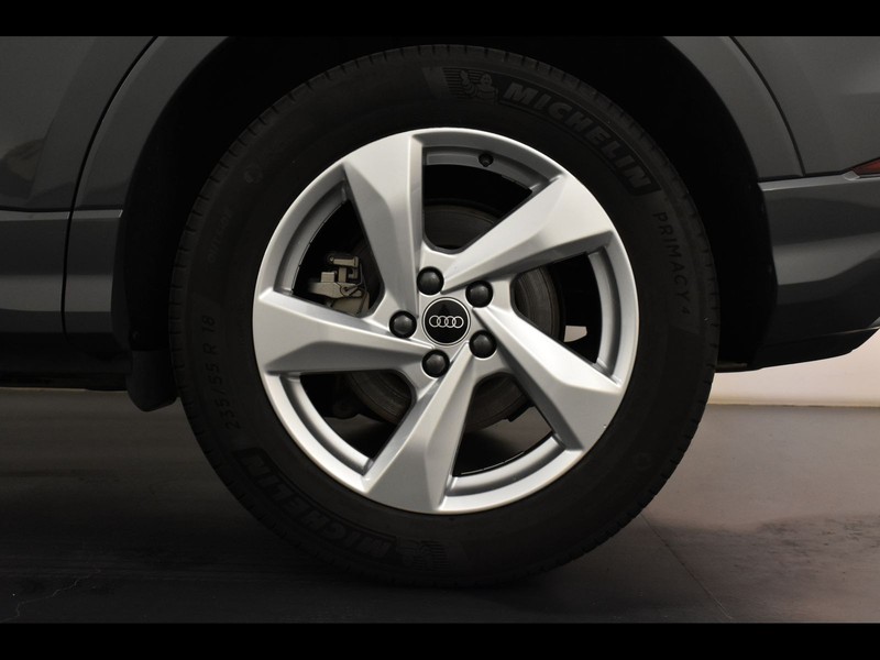 13 - Audi Q3 40 2.0 tdi 200cv business advanced quattro s tronic