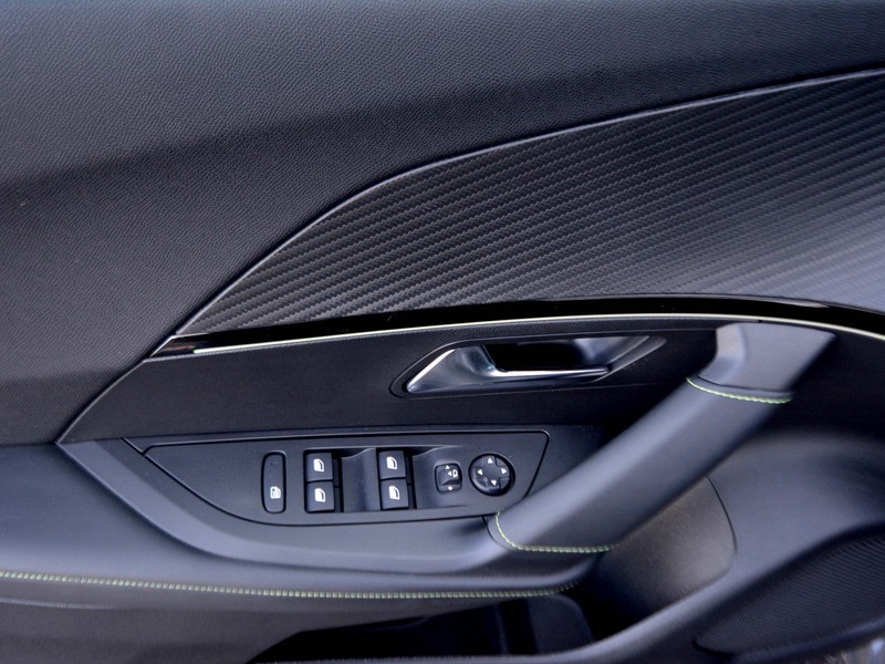 13 - Peugeot 2008 1.2 puretech 130cv gt eat8 s&s