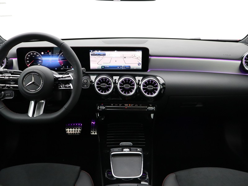 13 - Mercedes Classe A 180 d amg line advanced plus speedshift dct amg 8g