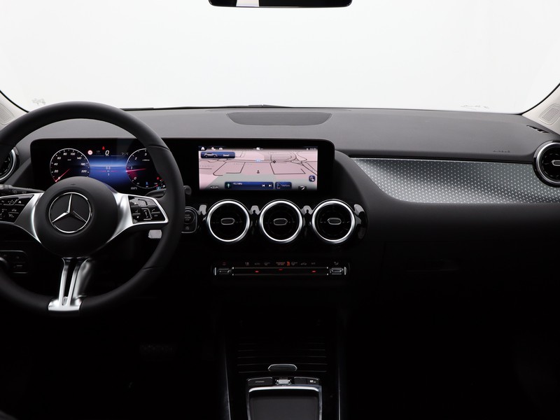 13 - Mercedes GLA 200 d progressive advanced 8g-dct