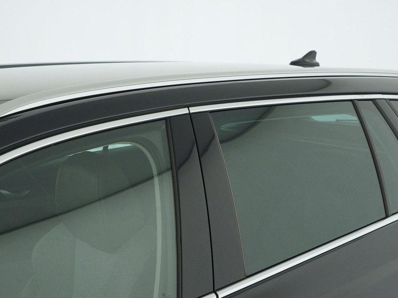 37 - Skoda Octavia wagon 2.0 tdi 150cv style dsg