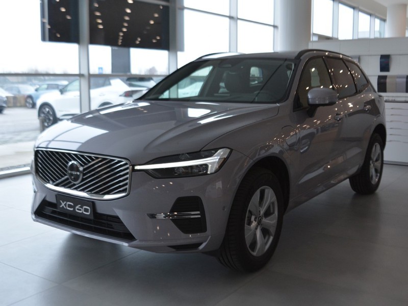 1 - Volvo XC60 2.0 t6 plug-in hybrid core awd automatico