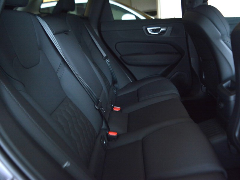 7 - Volvo XC60 2.0 t6 plug-in hybrid core awd automatico