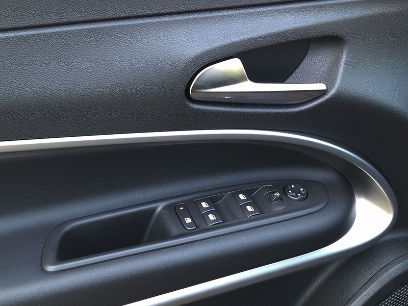 19 - Jeep Avenger 1.2 turbo 100cv summit fwd