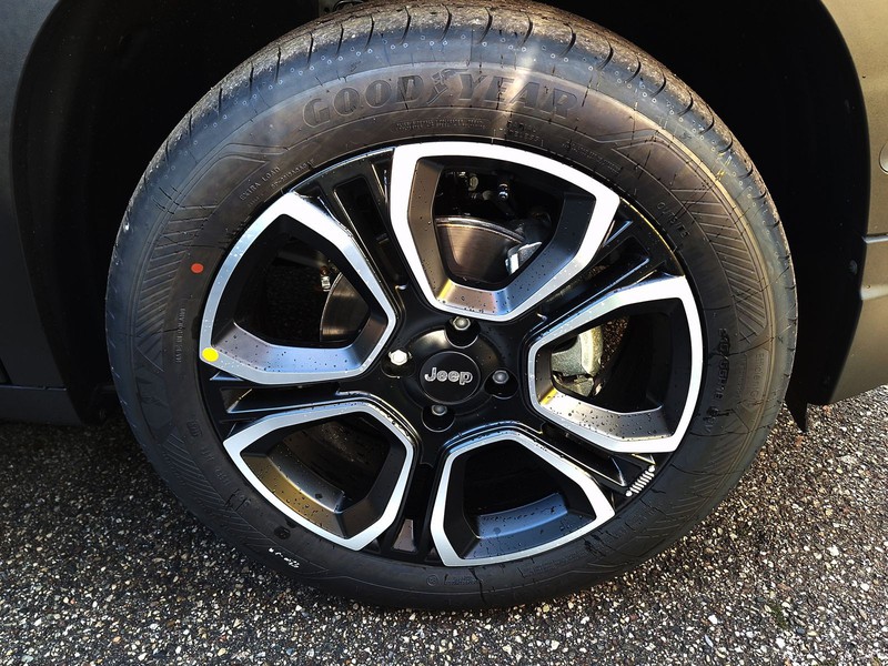 13 - Jeep Avenger 1.2 turbo 100cv summit fwd