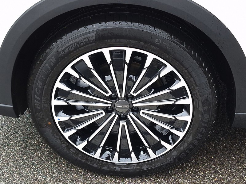 13 - Omoda 9 PHEV 1.5TGDI - Trazione AWD DHT3 Premium (AWD) - Interni Nero