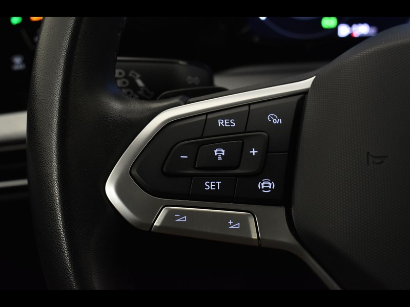 19 - Volkswagen Golf 1.0 etsi evo 110cv life dsg