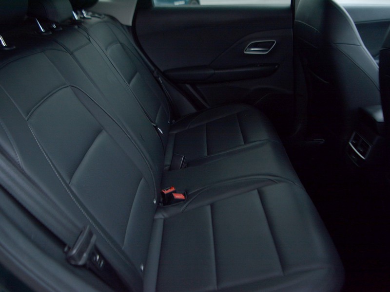 7 - Mg ZS 1.5 hybrid+ luxury auto