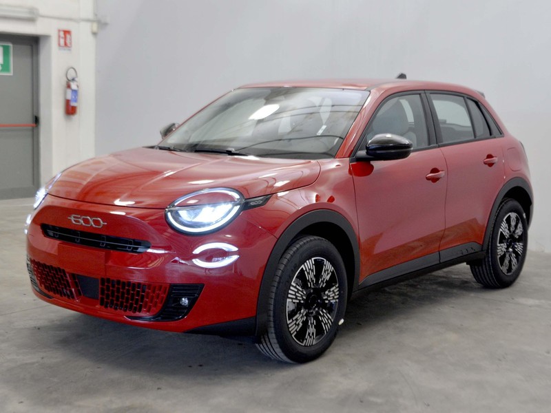 1 - Fiat 600 1.2 hybrid 110cv icon edct