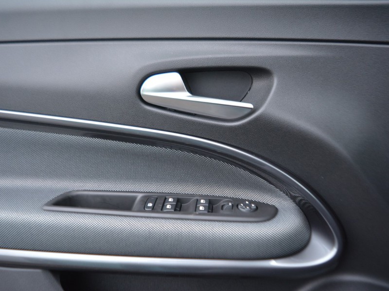 13 - Fiat 600 1.2 hybrid 145cv icon