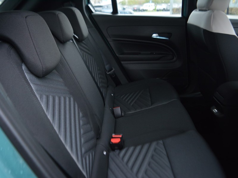 7 - Fiat 600 1.2 hybrid 145cv icon