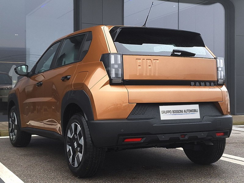 7 - Fiat Grande Panda 1.2 hybrid 110cv icon