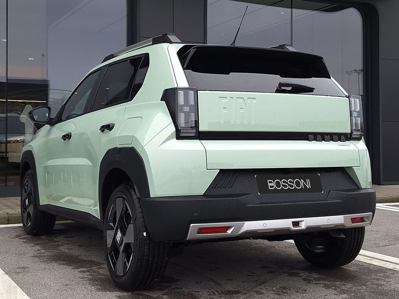 7 - Fiat Grande Panda 1.2 hybrid 110cv la prima