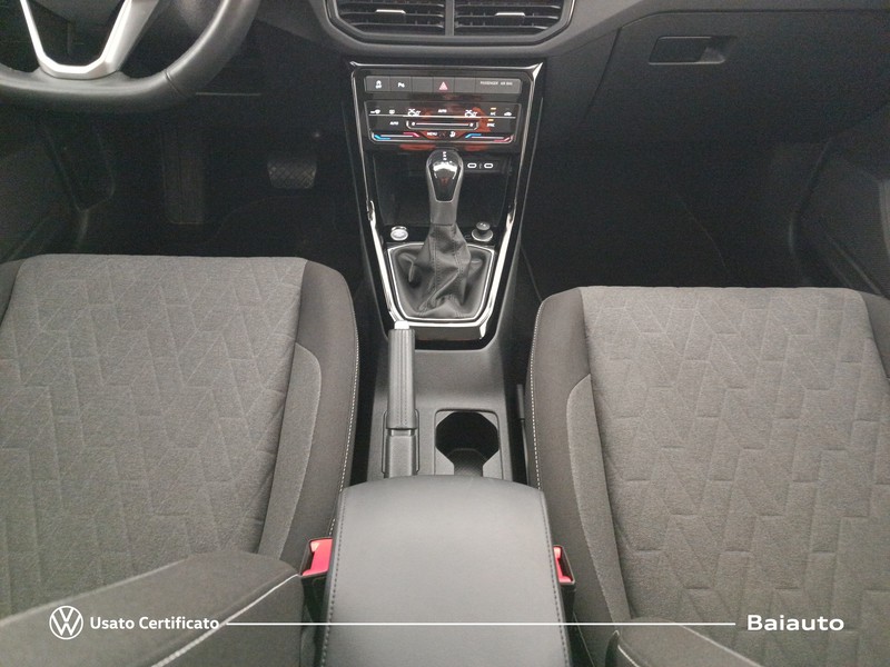 13 - Volkswagen T-Cross 1.0 tsi 115cv life dsg