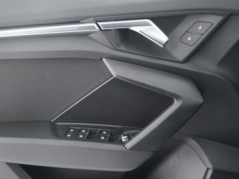 13 - Audi A3 sportback 35 1.5 tfsi mhev business advanced s tronic