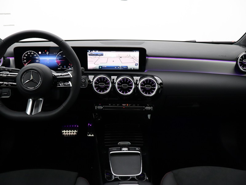 13 - Mercedes Classe A 180 d amg line extra speedshift dct amg 8g