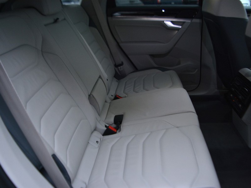 7 - Volkswagen Touareg 3.0 v6 tdi scr 231cv elegance 4motion tiptronic