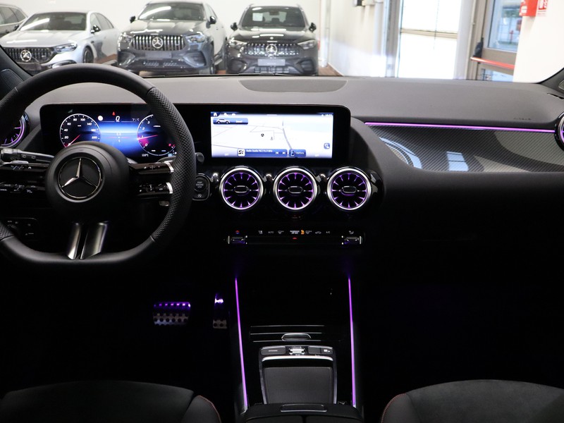 13 - Mercedes GLA 180 amg line advanced plus 7g-dct