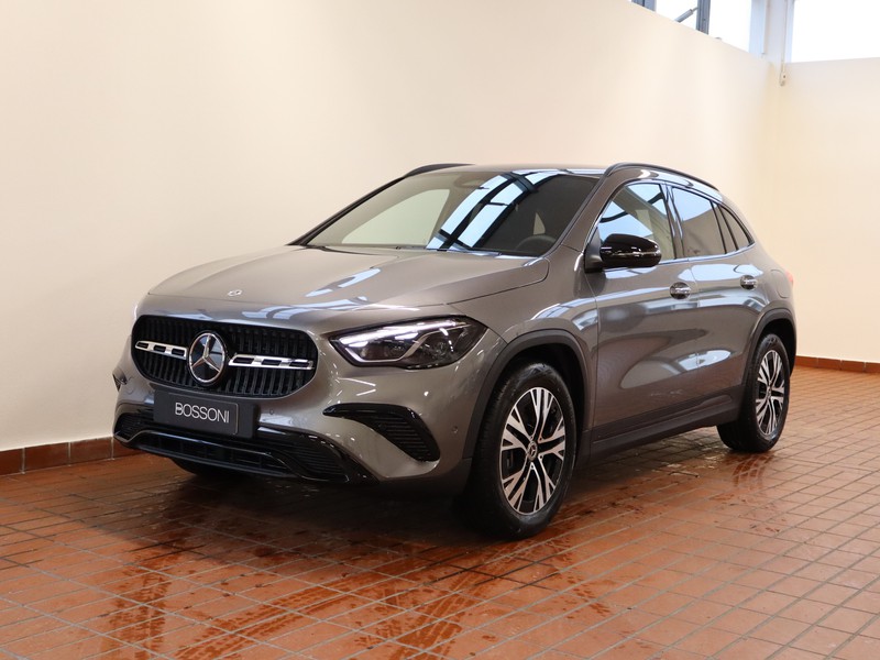 1 - Mercedes GLA 180 d progressive advanced 8g-dct
