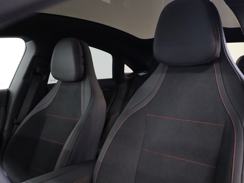 7 - Mercedes CLA 200 premium auto