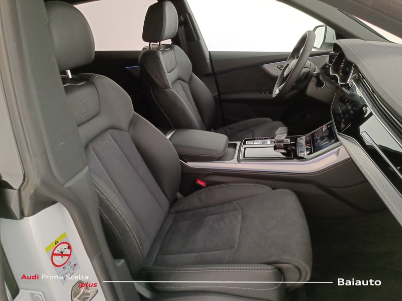 25 - Audi Q8 3.0 v6 tfsi e 394cv s line edition quattro tiptronic