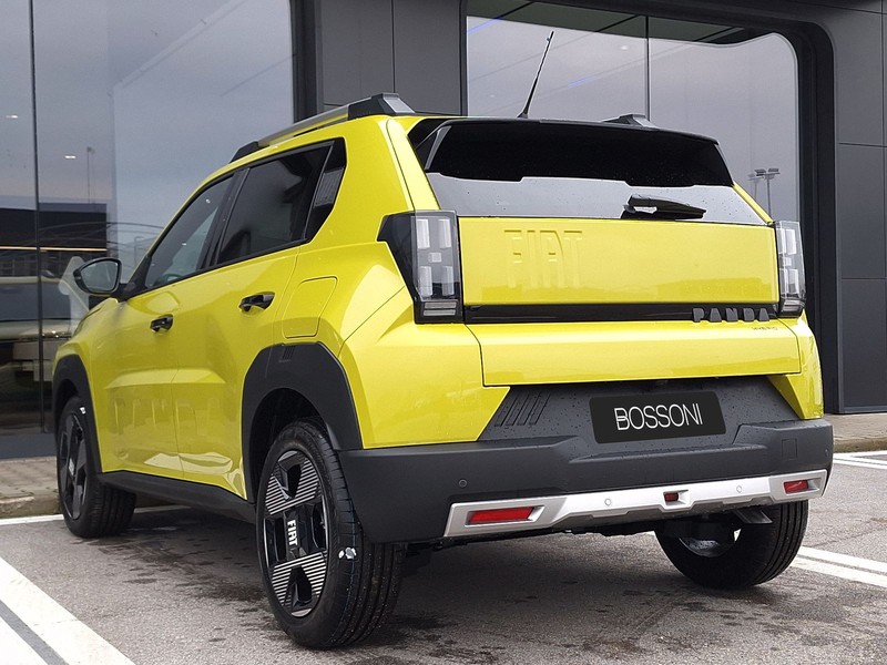 7 - Fiat Grande Panda 1.2 hybrid 110cv la prima