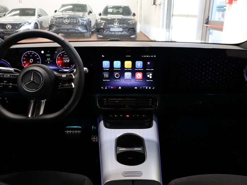 13 - Mercedes CLA 200 advanced plus 4matic auto