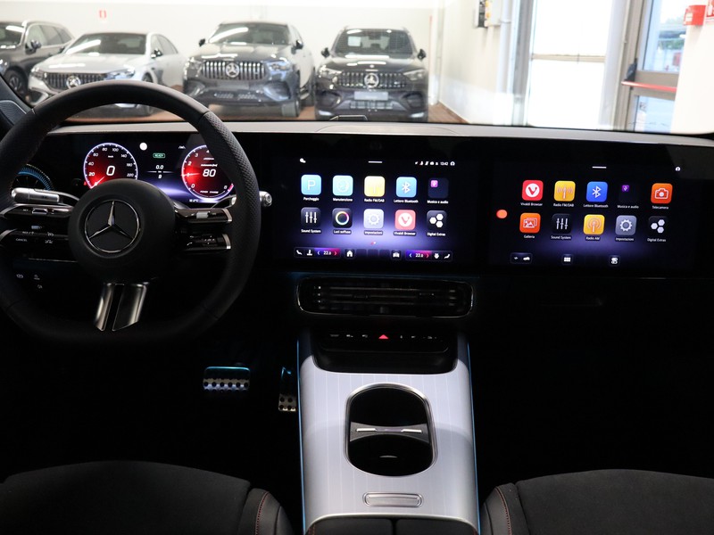 13 - Mercedes CLA 200 premium 4matic auto