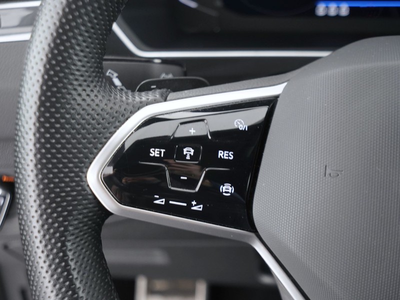 25 - Volkswagen Tiguan 1.5 tsi act 150cv r-line dsg