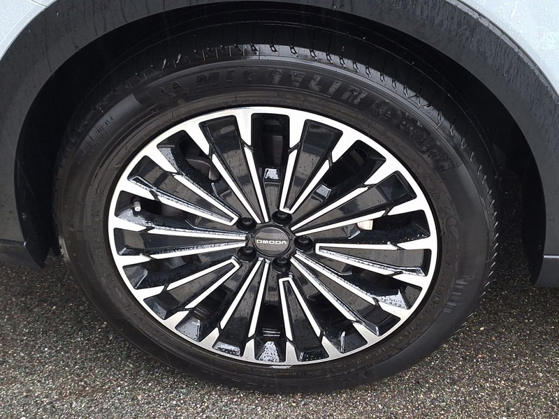 13 - Omoda 9 shs-p 1.5 tgdi plug-in premium i-awd dht3