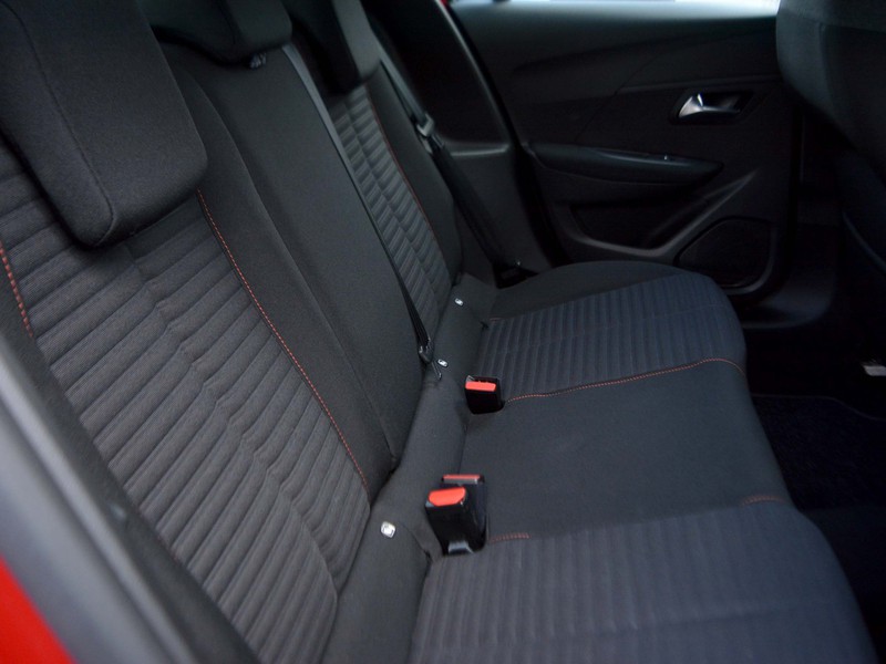 7 - Peugeot 208 5 porte 1.2 puretech active pack s&s