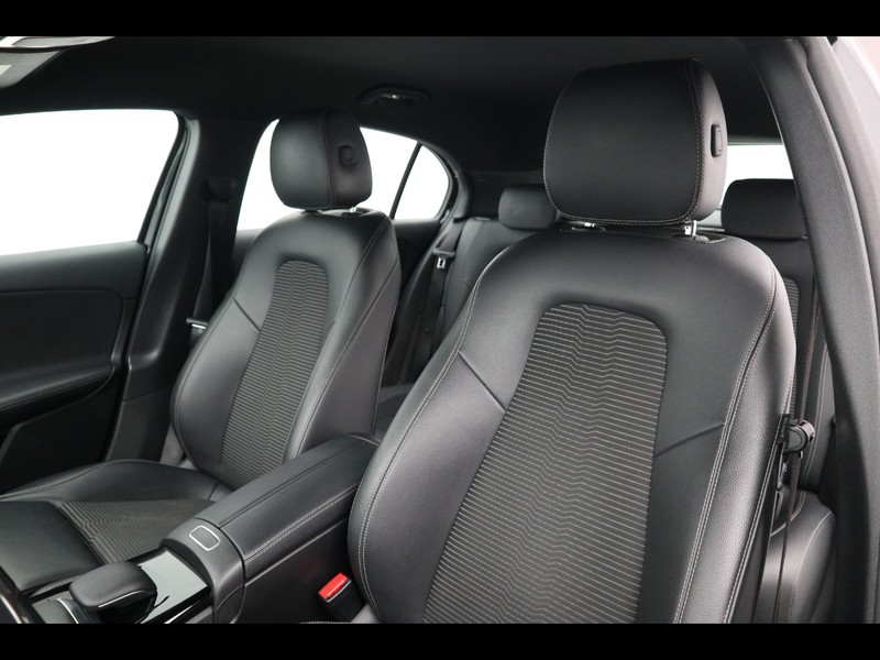 7 - Mercedes Classe A 180 d business extra